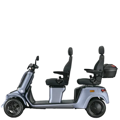 For Motion Forty-5 Duo, un scooter de movilidad de cuatro ruedas con dos asientos